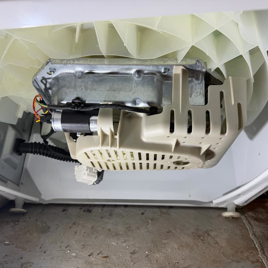 New capacitor installed and motor cover back in place